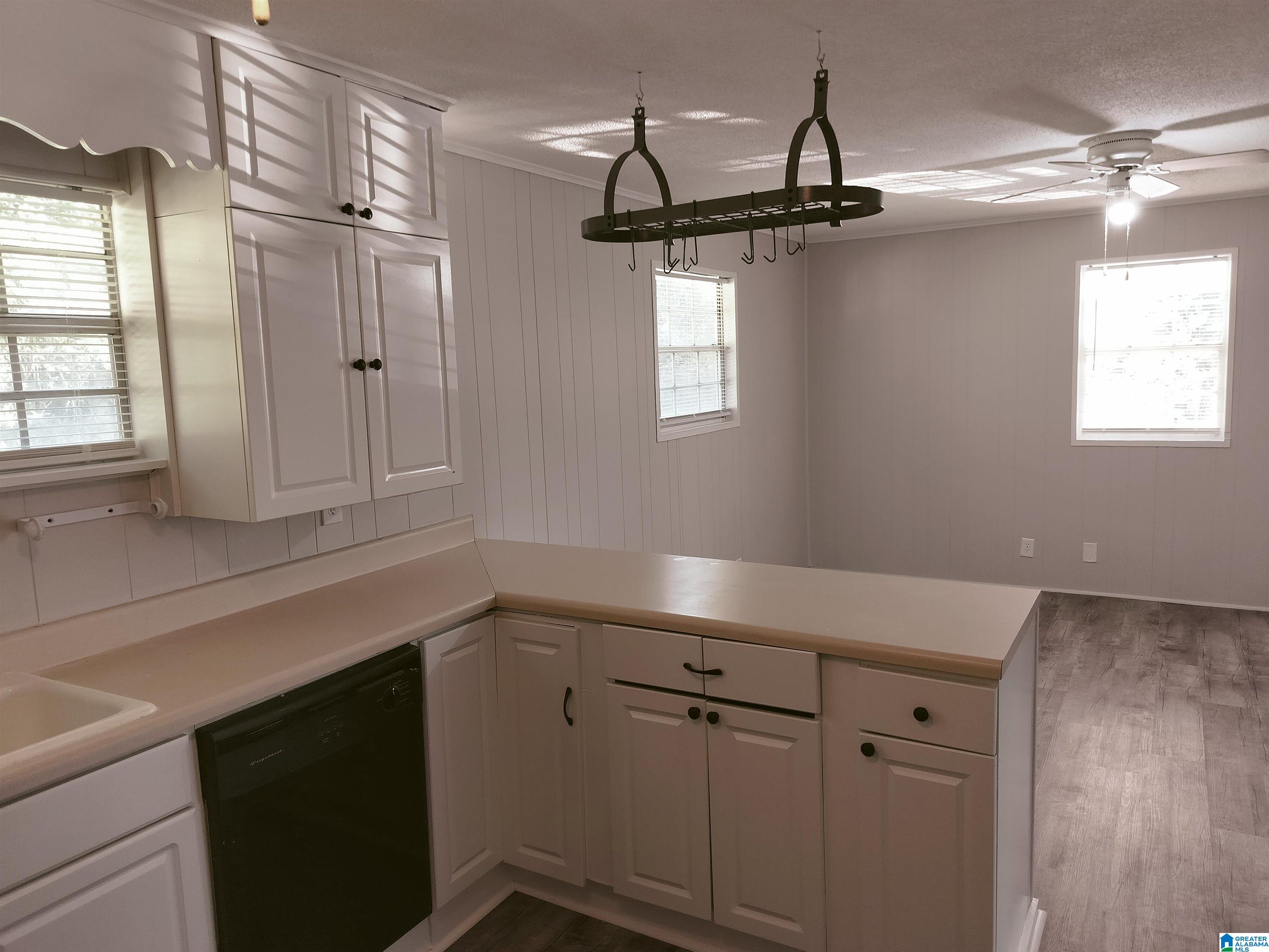 291 Glenn Chapel Road Gardendale, AL 35071 - Photo 2 of 24