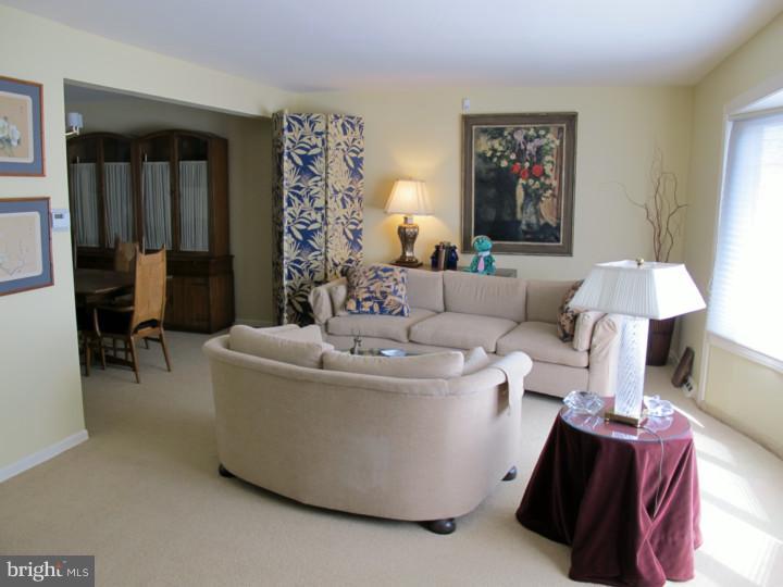 327 Parry Road Cinnaminson, NJ 08077 - Photo 2 of 8 Dining Room