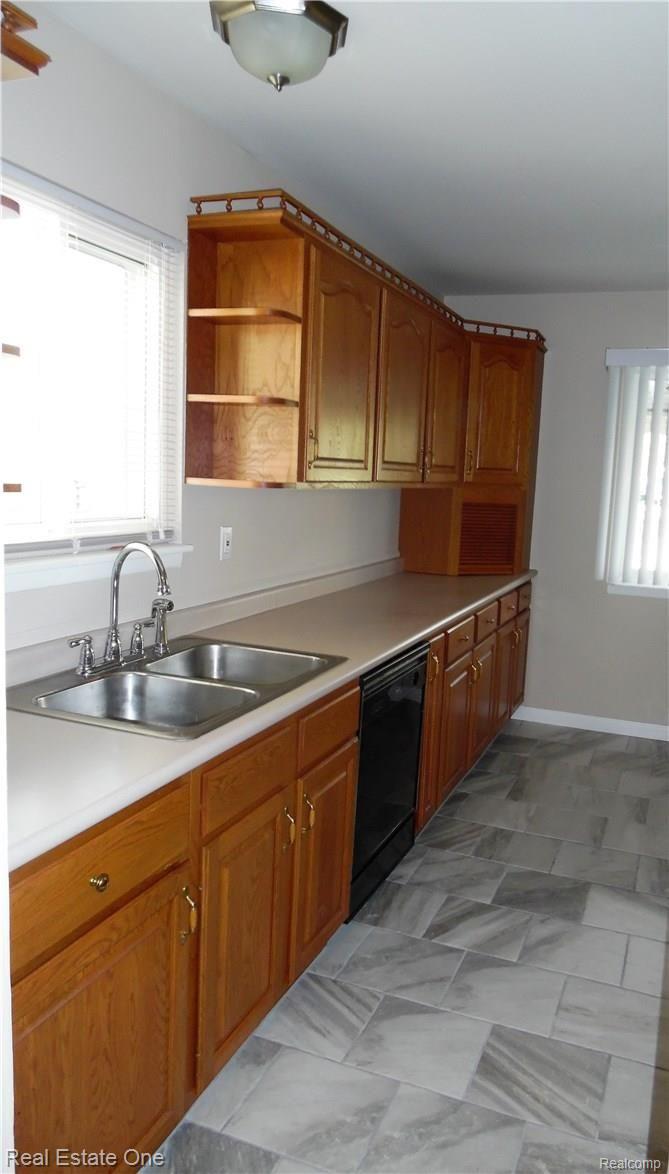 14660 Beech Daly Road Taylor, MI 48180 - Photo 4 of 28 SAM_0765.JPG