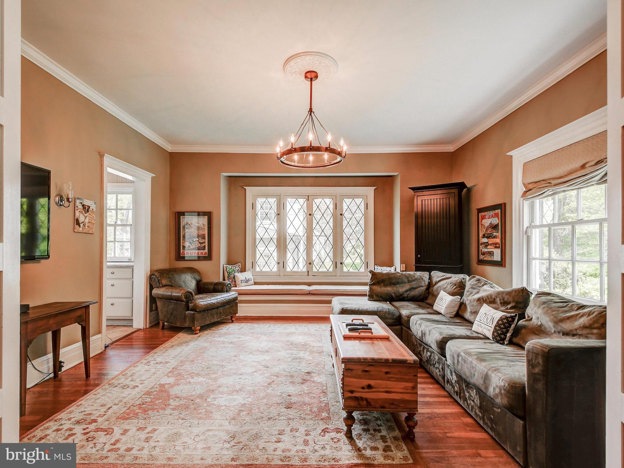 302 Edgevale Road Baltimore, MD 21210 - Photo 12 of 45