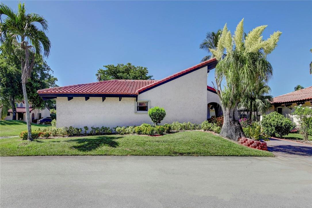 8291 Pine Road Tamarac, FL 33321 - Photo 2 of 27 Photo 2