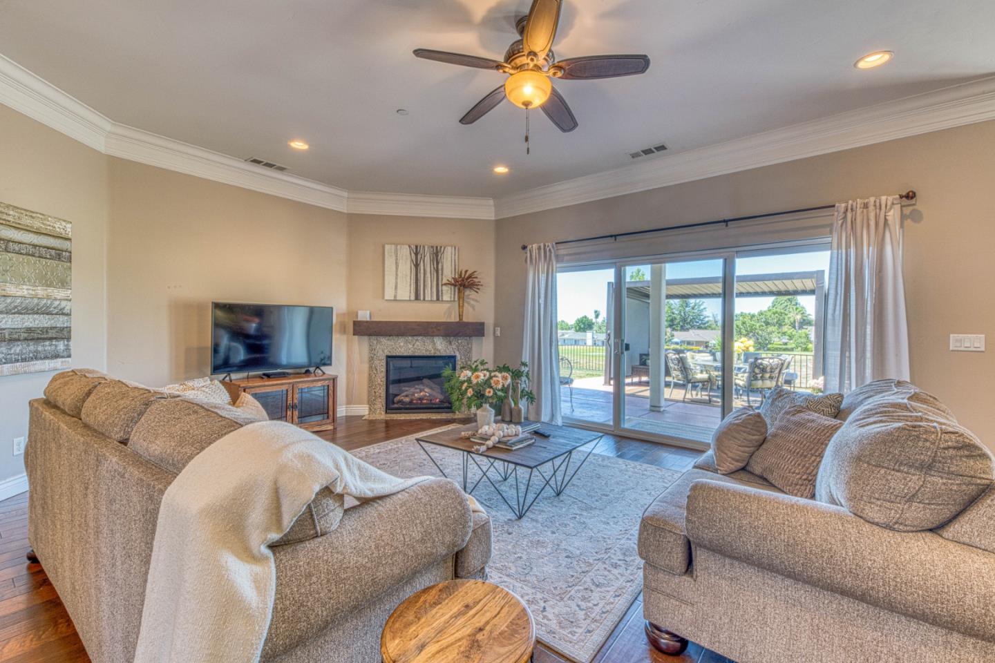 745 South Ridgemark Drive Hollister, CA 95023 - Photo 9 of 50