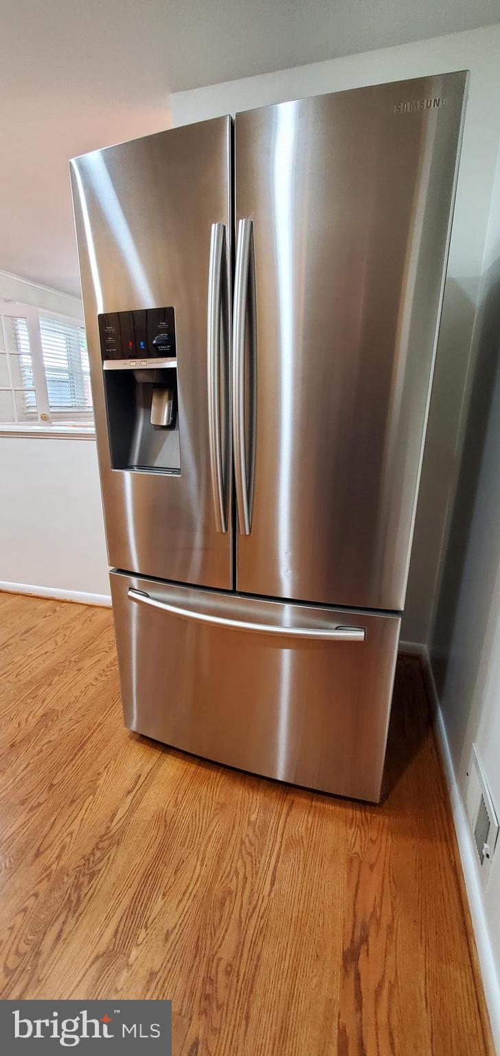 1533 Sinclair Drive McLean, VA 22101 - Photo 26 of 42 Stainless Steel Refrigerator