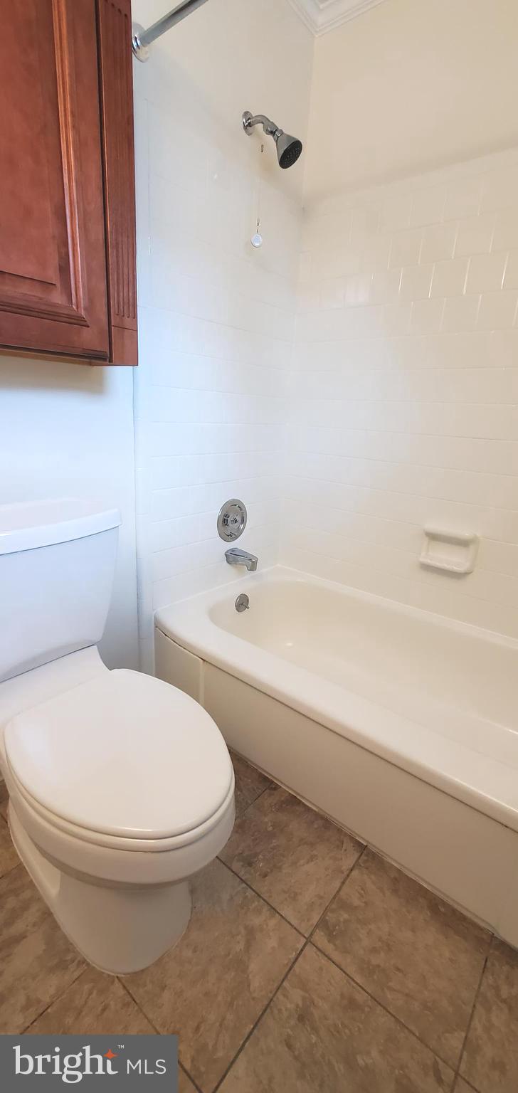 1533 Sinclair Drive McLean, VA 22101 - Photo 32 of 42 Hallway bathroom on the main level