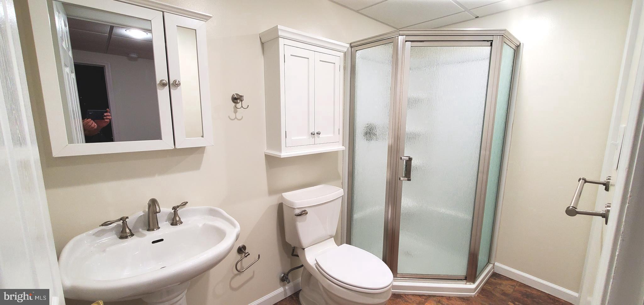 1533 Sinclair Drive McLean, VA 22101 - Photo 35 of 42 Lower level bathroom