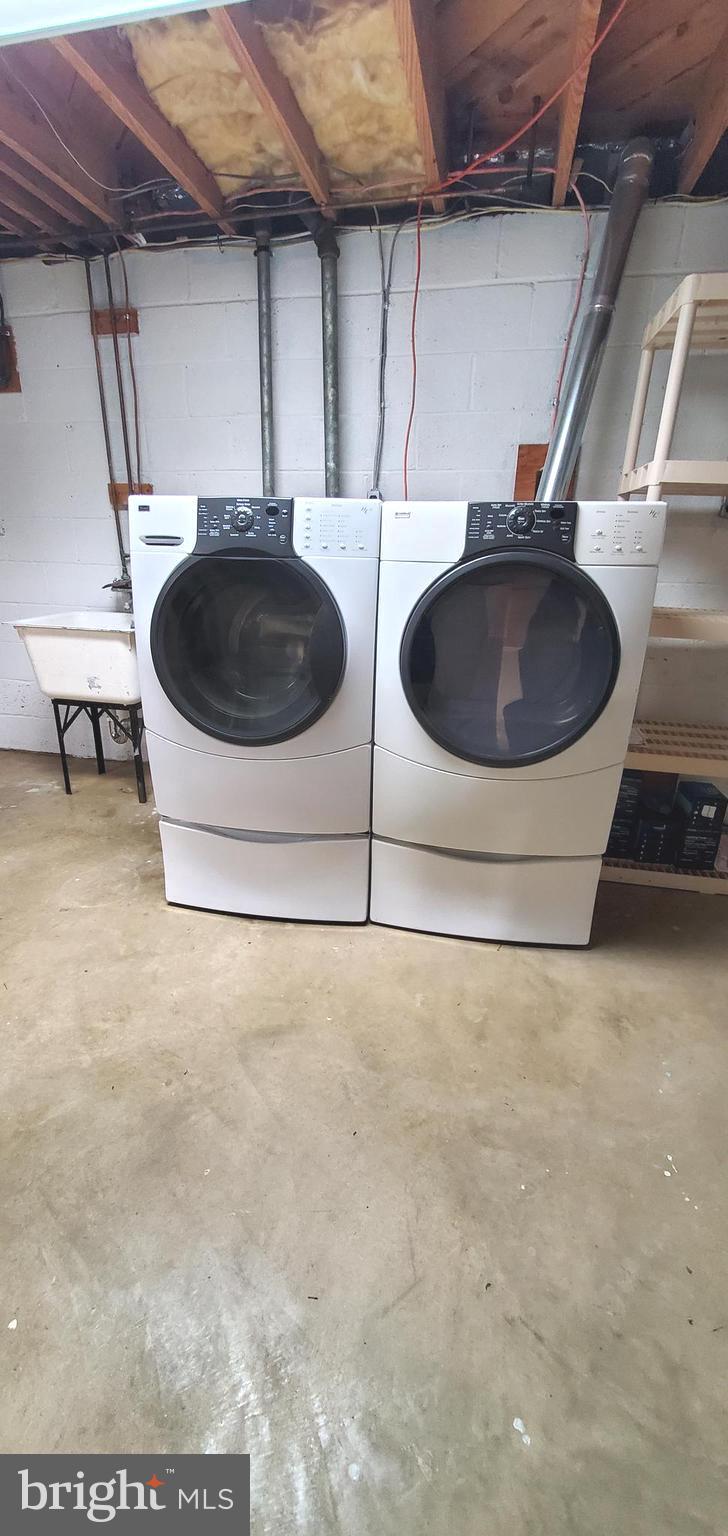 1533 Sinclair Drive McLean, VA 22101 - Photo 39 of 42 washer and dryer in the utility room