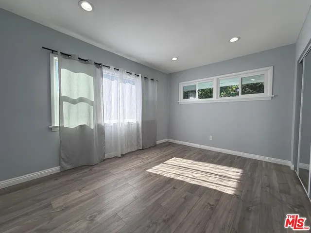 $4,300 | 15962 Gault Street, Van Nuys, CA 91406