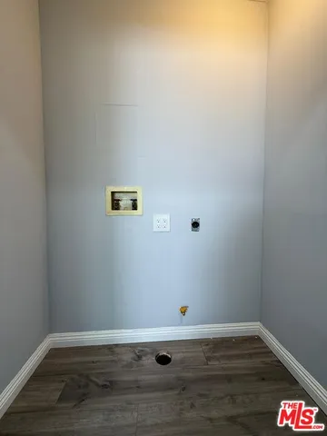 $4,300 | 15962 Gault Street, Van Nuys, CA 91406