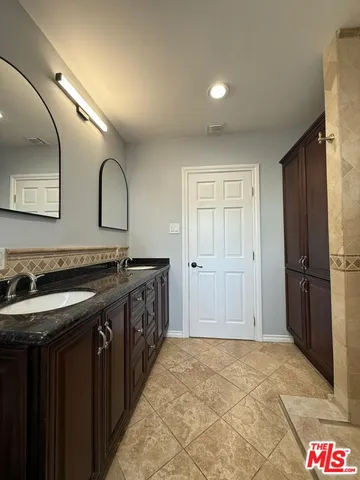 $4,300 | 15962 Gault Street, Van Nuys, CA 91406