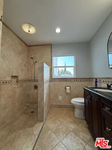 $4,300 | 15962 Gault Street, Van Nuys, CA 91406