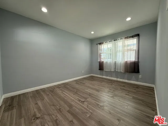 $4,300 | 15962 Gault Street, Van Nuys, CA 91406