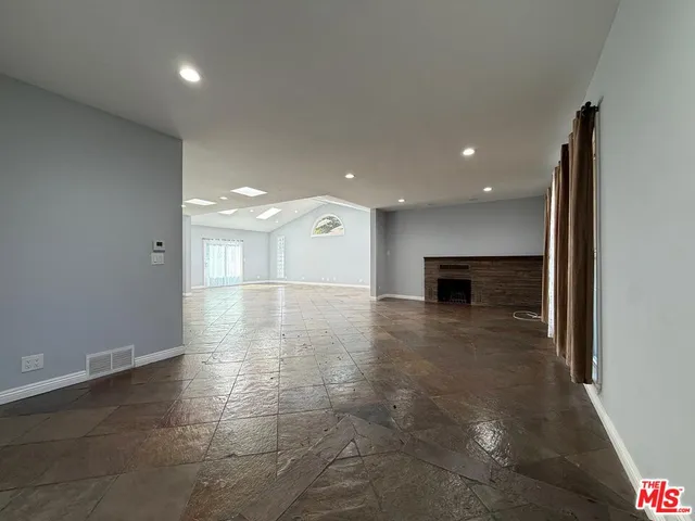 $4,300 | 15962 Gault Street, Van Nuys, CA 91406