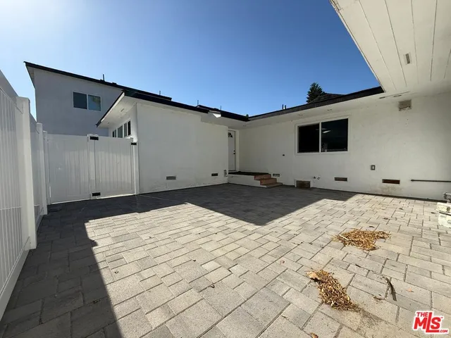 $4,300 | 15962 Gault Street, Van Nuys, CA 91406