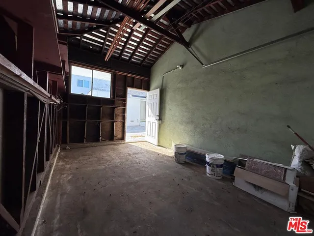 $4,300 | 15962 Gault Street, Van Nuys, CA 91406