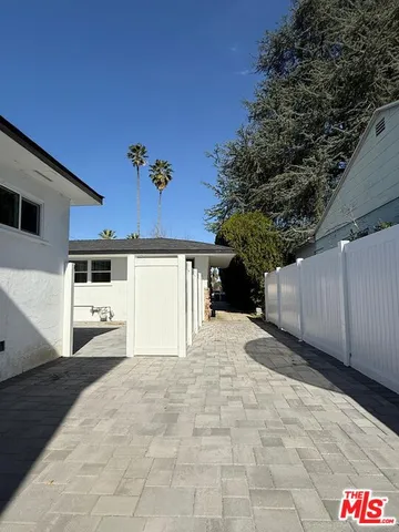$4,300 | 15962 Gault Street, Van Nuys, CA 91406