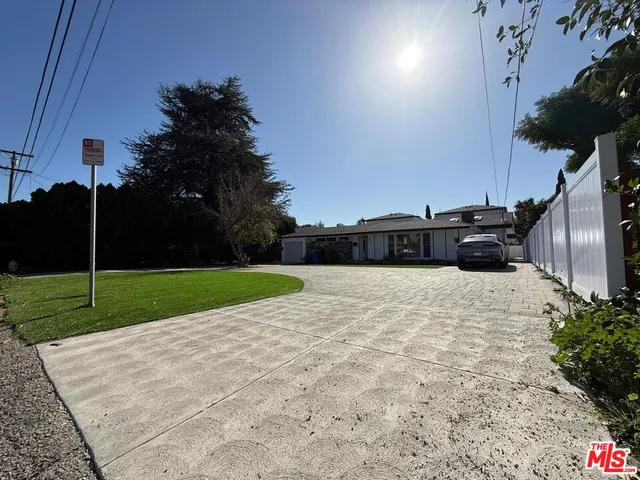$4,300 | 15962 Gault Street, Van Nuys, CA 91406