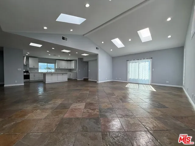 $4,300 | 15962 Gault Street, Van Nuys, CA 91406