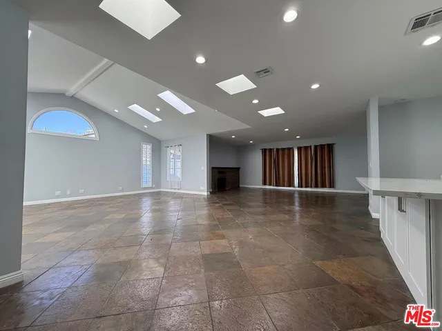 $4,300 | 15962 Gault Street, Van Nuys, CA 91406