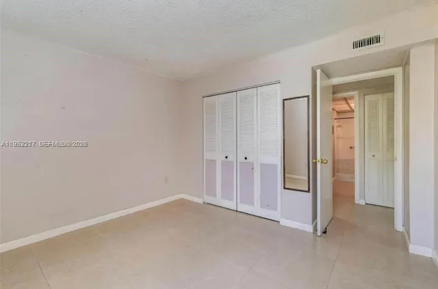 $2,300 | 9678 Fontainebleau Boulevard, Unit 308, Miami, FL 33172