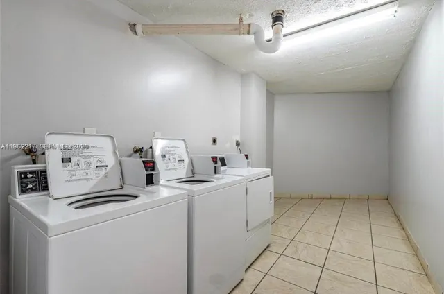 $2,300 | 9678 Fontainebleau Boulevard, Unit 308, Miami, FL 33172