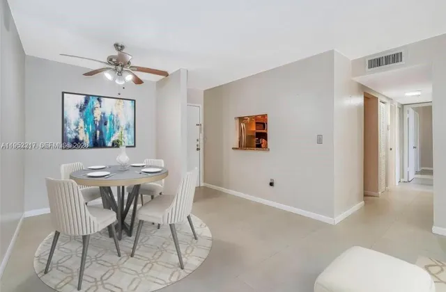 $2,300 | 9678 Fontainebleau Boulevard, Unit 308, Miami, FL 33172