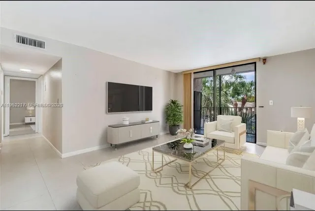 $2,300 | 9678 Fontainebleau Boulevard, Unit 308, Miami, FL 33172