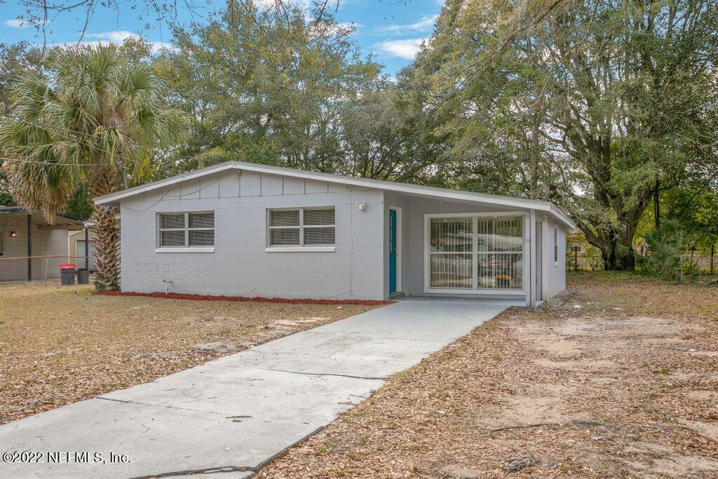 8538 Oak Leaf Road Jacksonville, FL 32208 - Photo 1 of 24 Front of the house