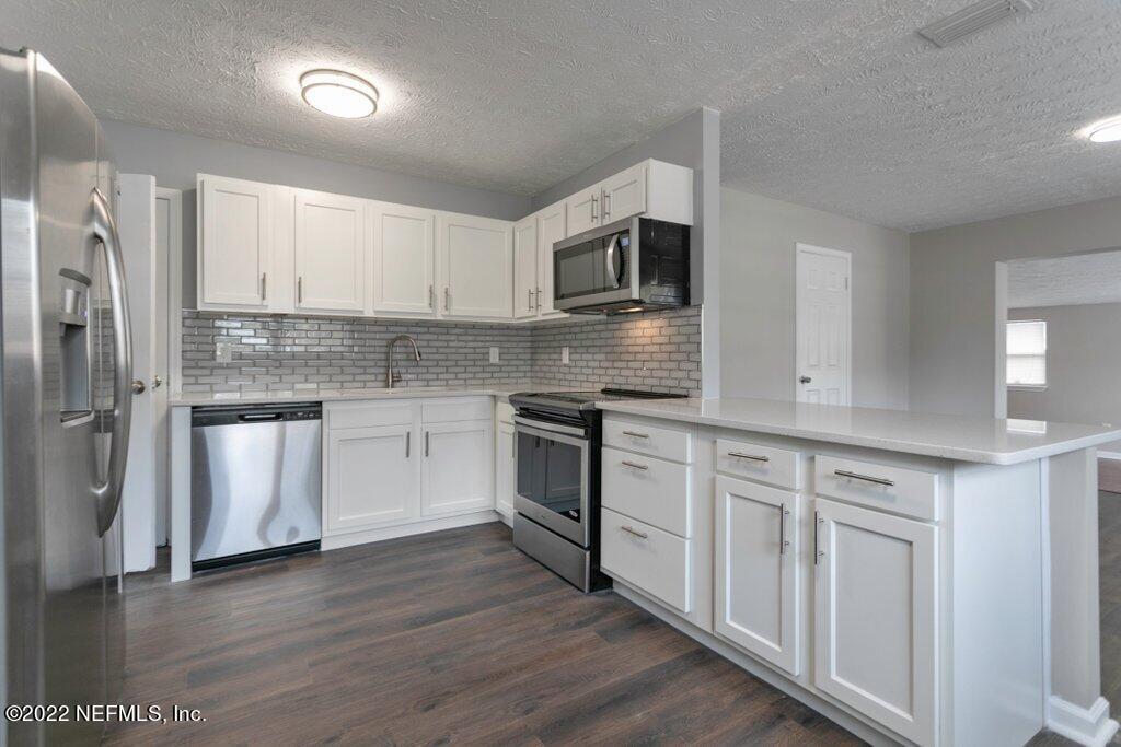 8538 Oak Leaf Road Jacksonville, FL 32208 - Photo 6 of 24 8538 Oak Leaf Rd (7).jpg-SMALL