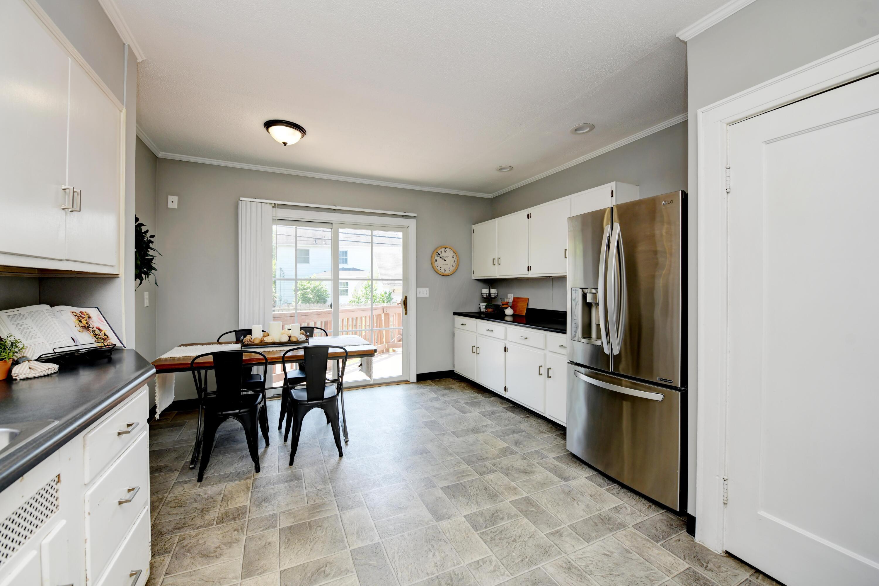 37 Winthrop Road Columbus, OH 43214 - Photo 23 of 56 Kitchen (2)