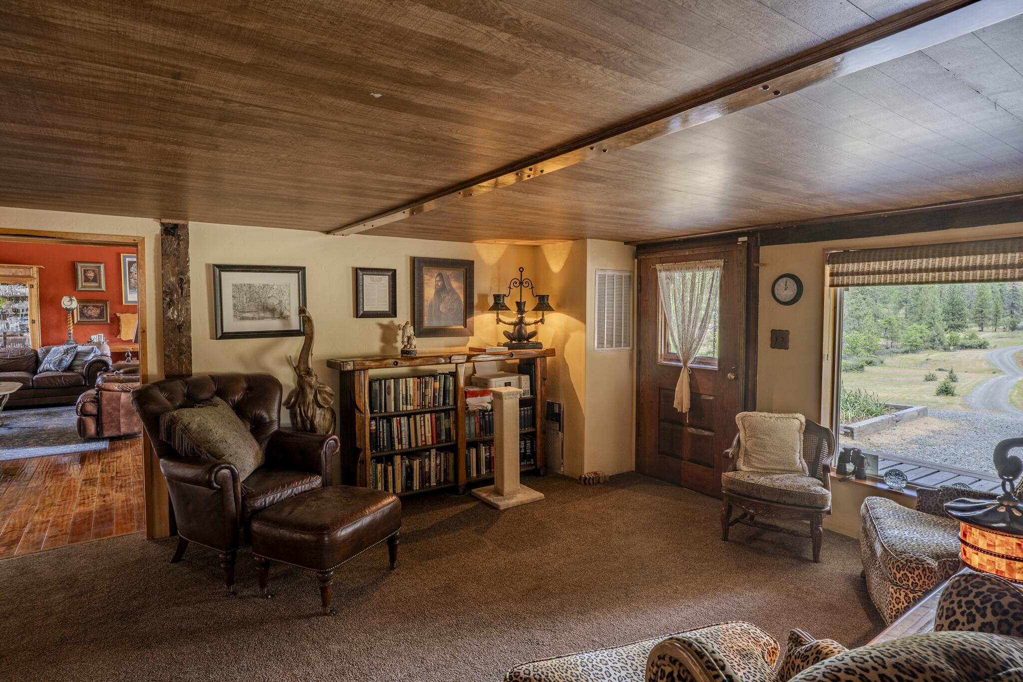 1969 Colestin Road Ashland, OR 97520 - Photo 17 of 72 a living room with furniture