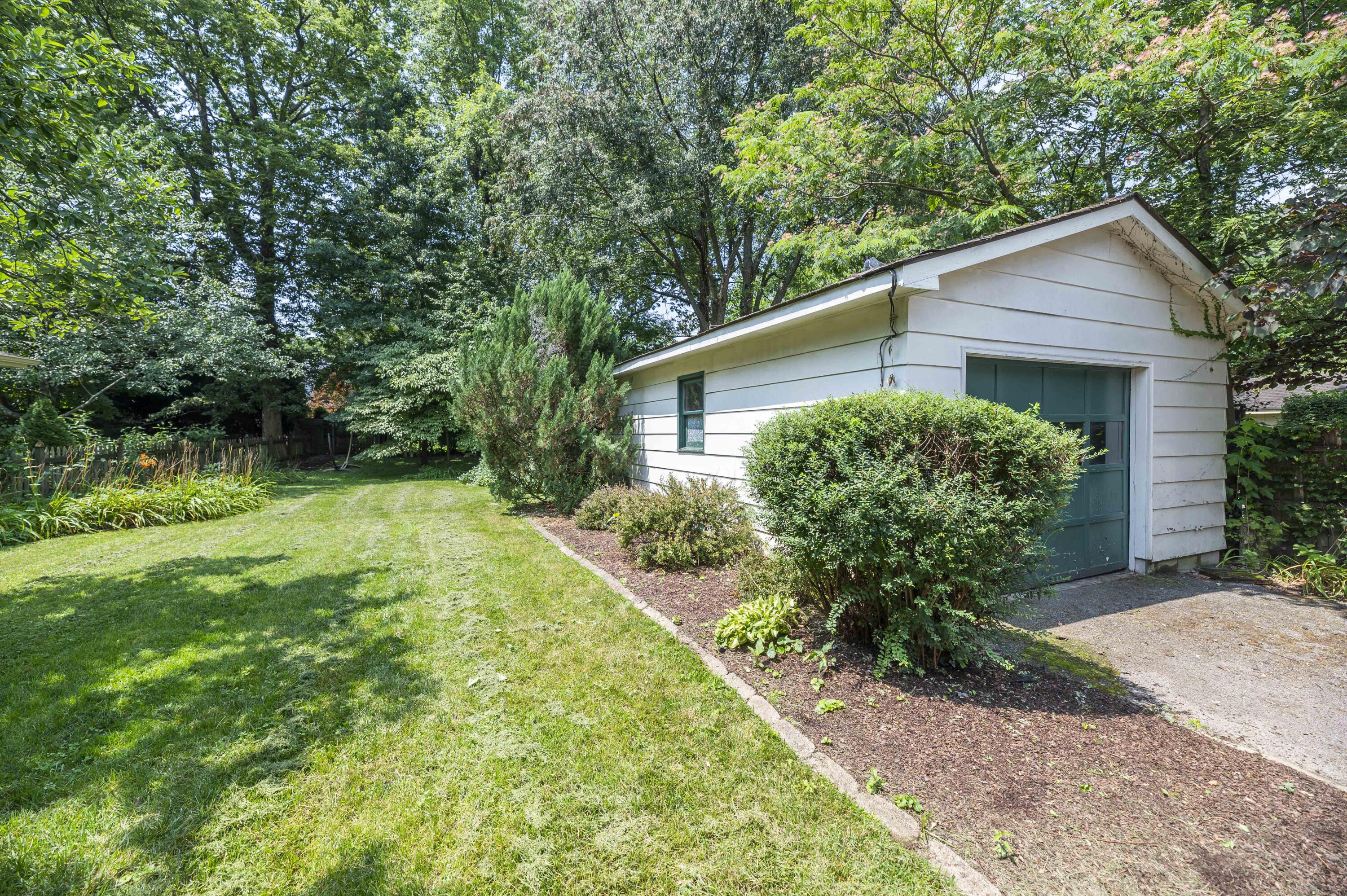 1202 Fontaine Road Lexington, KY 40502 - Photo 45 of 54 1202FontaineDSC_9099