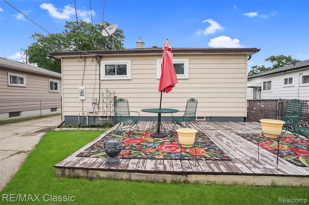 7218 Sterling Street Center Line, MI 48015 - Photo 26 of 27