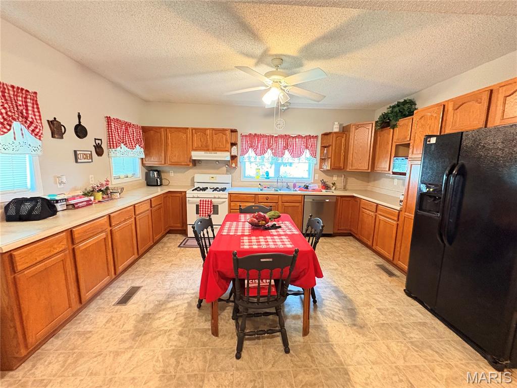 101 Mor Wilsonville, IL 62093 - Photo 20 of 34