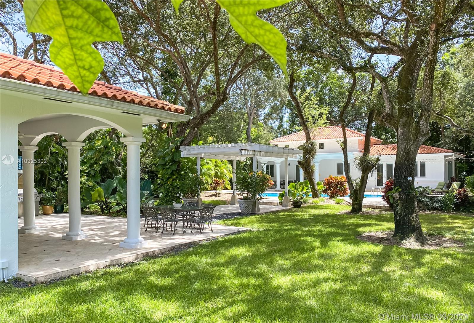 8941 Southwest 65th Court Pinecrest, FL 33156 - Photo 2 of 43