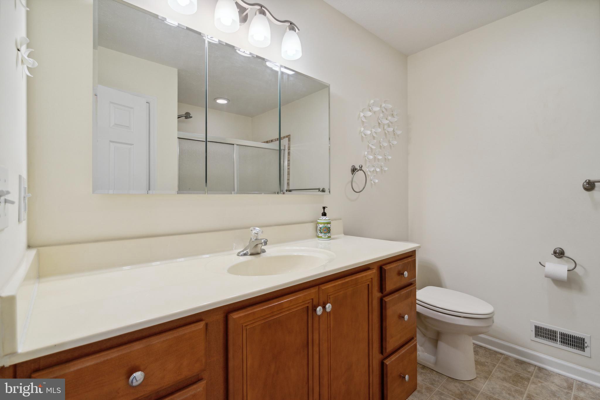 2180 Longview Road Warrington, PA 18976 - Photo 23 of 43 In-Law Suite