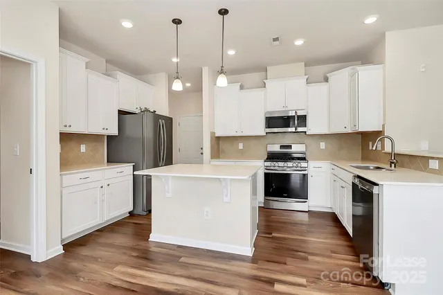 $2,850 | 16027 Harbor Hill Drive, Charlotte, NC 28273