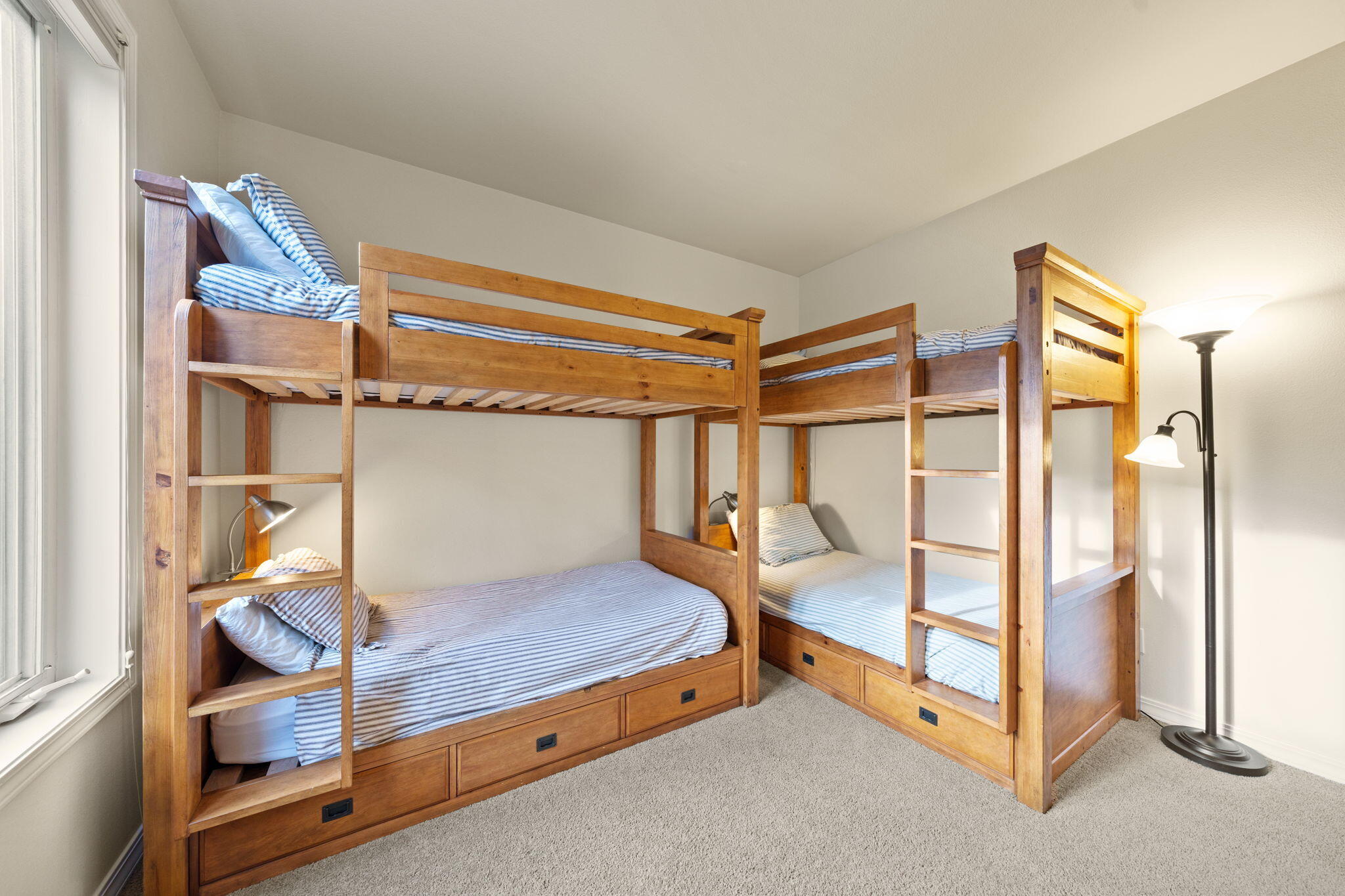 62017 Fall Creek Loop Bend, OR 97702 - Photo 23 of 38 Third Bedroom