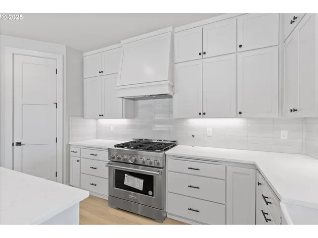 $759,938 | 14194 Southeast Iseli Lane, Clackamas, OR 97015