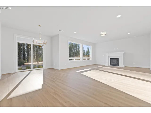 $759,938 | 14194 Southeast Iseli Lane, Clackamas, OR 97015