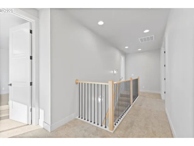 $759,938 | 14194 Southeast Iseli Lane, Clackamas, OR 97015