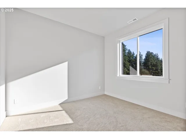 $759,938 | 14194 Southeast Iseli Lane, Clackamas, OR 97015