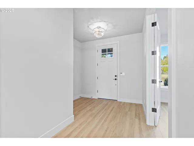 $759,938 | 14194 Southeast Iseli Lane, Clackamas, OR 97015