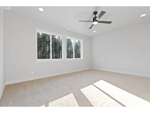 $759,938 | 14194 Southeast Iseli Lane, Clackamas, OR 97015