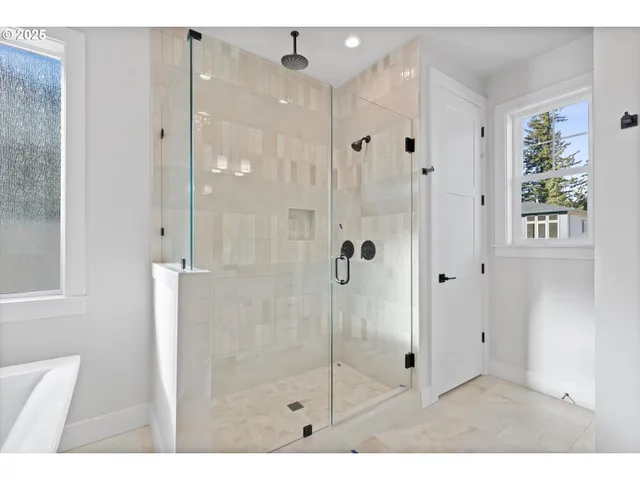 $759,938 | 14194 Southeast Iseli Lane, Clackamas, OR 97015