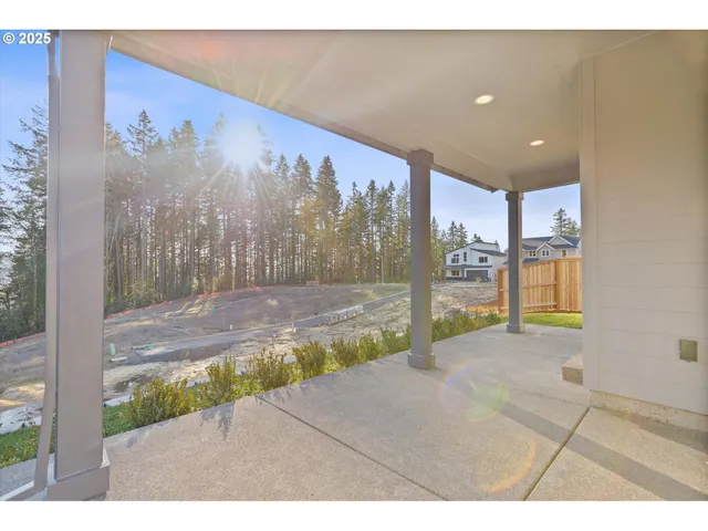 $759,938 | 14194 Southeast Iseli Lane, Clackamas, OR 97015