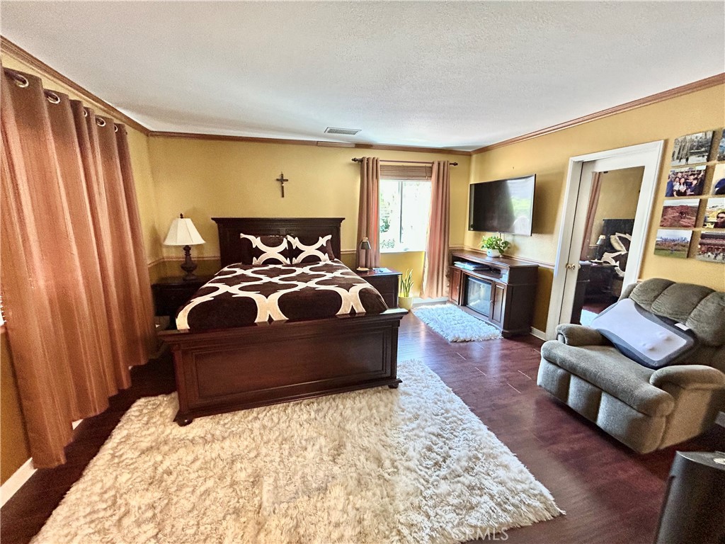 24702 Montevista Circle Valencia, CA 91354 - Photo 14 of 25 a living room with furniture and a couch