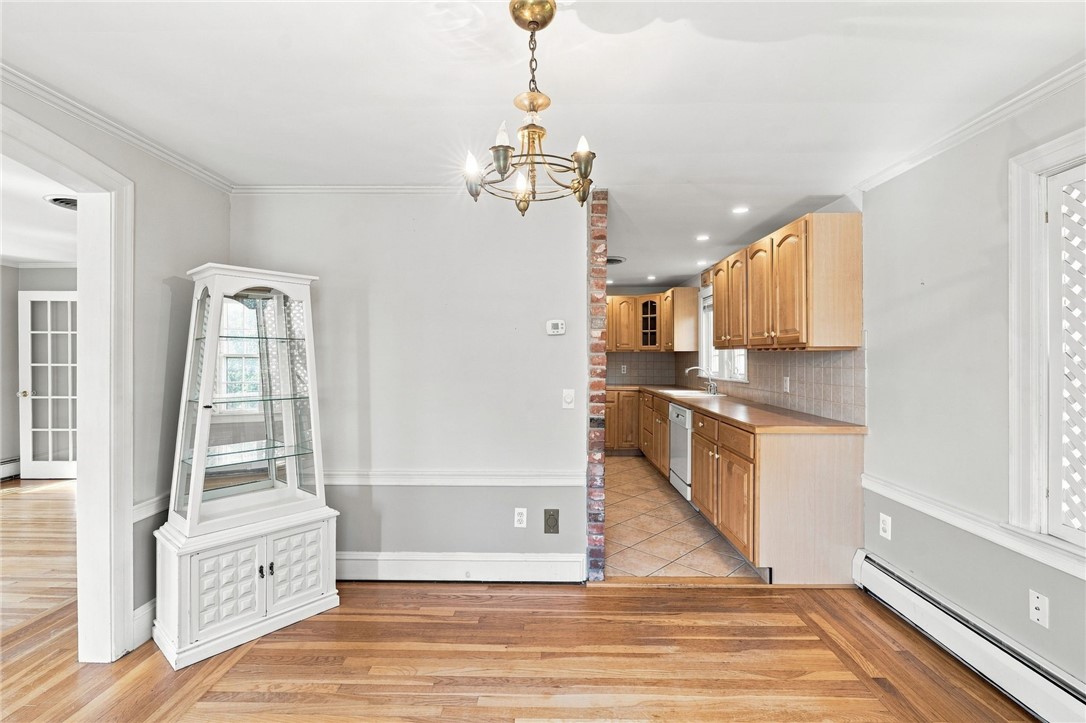 77 Ausdale Road Cranston, RI 02910 - Photo 8 of 44 Gallery Image 8