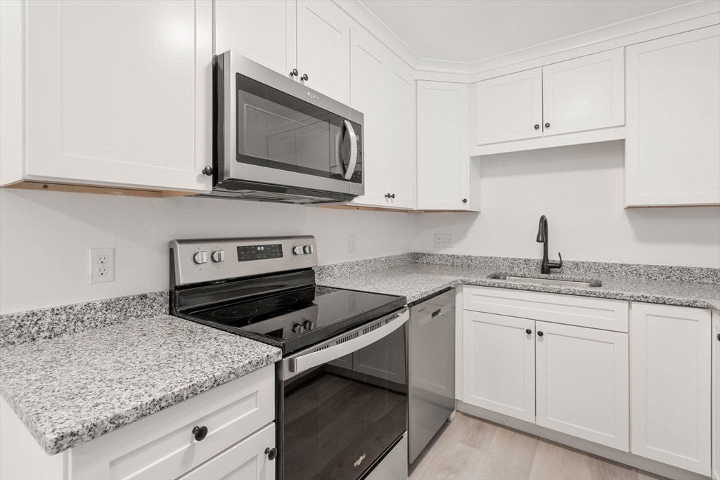 56 Jacqueline Road, Unit 7 Waltham, MA 02452 - Photo 2 of 27