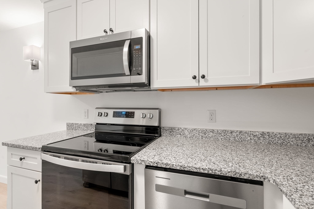 56 Jacqueline Road, Unit 7 Waltham, MA 02452 - Photo 7 of 27