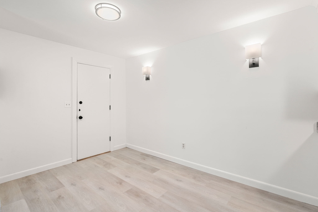 56 Jacqueline Road, Unit 7 Waltham, MA 02452 - Photo 8 of 27